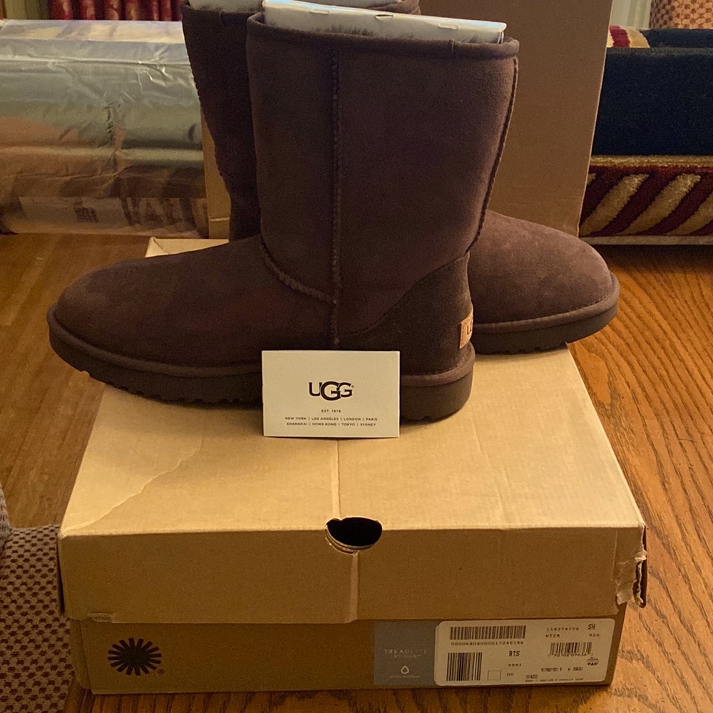Size 9 Chocolate UGG boots (worn once)